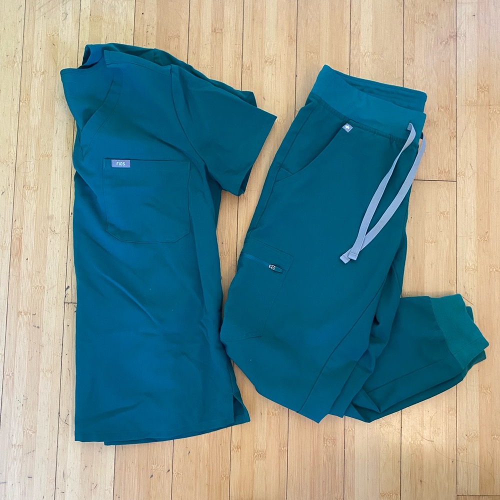 Hunter Green Figs Set - High Waisted Joggers + 1 pocket top